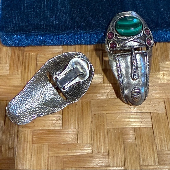 Vintage Silver and Green Earrings Ethnic Tribal African Mask Cabochon Clip On - Picture 5 of 6